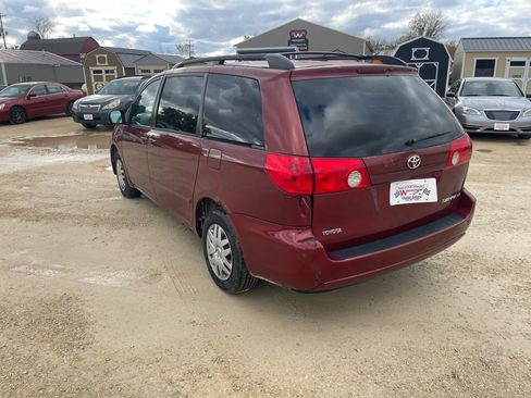 Used 2007 Toyota Sienna LE image 2