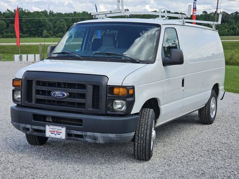 Used 2011 Ford E-150 and Econoline 150 w/ Commercial Cargo Van Pkg RWD image 4