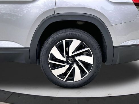 Used 2024 Volkswagen Atlas SE image 35