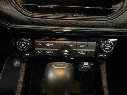 Used 2024 Jeep Compass Latitude w/ Altitude Special Edition image 17