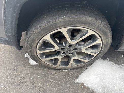 Certified 2018 Jeep Compass Limited image 17