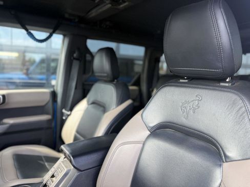 Used 2022 Ford Bronco Wildtrak image 9