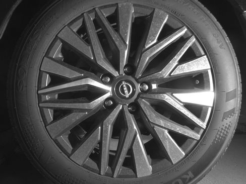 Used 2025 Nissan Altima 2.5 SV FWD image 14