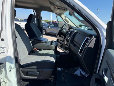 Used 2022 RAM 1500 Classic SLT RWD image 16