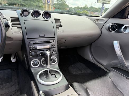 Used 2004 Nissan 350Z Touring image 11