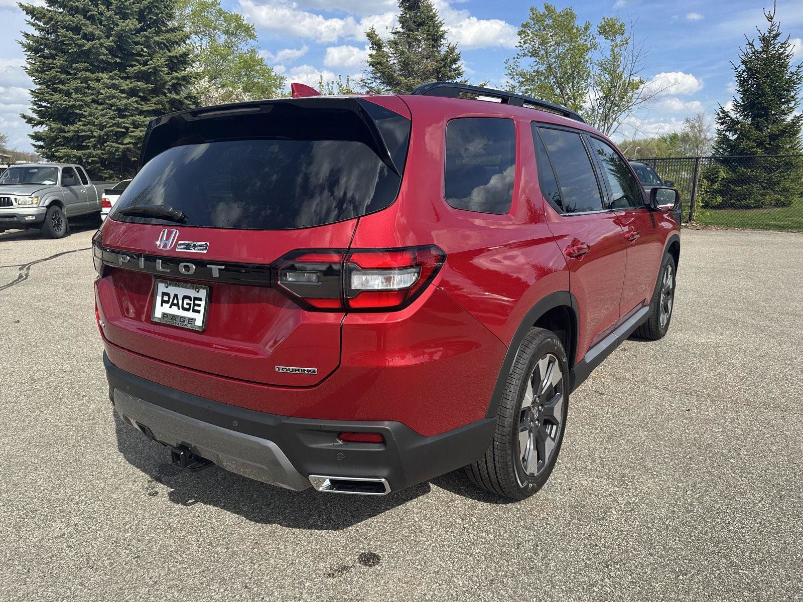New 2026 Honda Pilot Touring image 8