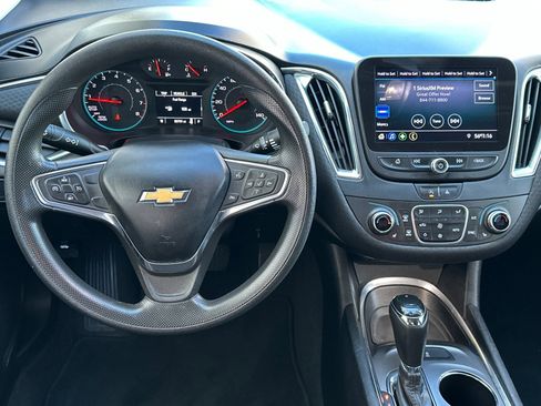 Used 2020 Chevrolet Malibu LT image 16