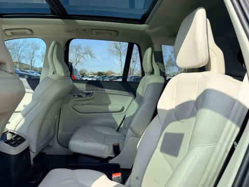 Certified 2024 Volvo XC90 T8 Plus w/ Protection Package Premier image 14
