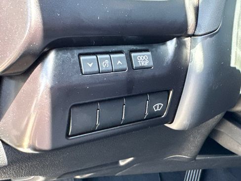Used 2025 Lexus UX 300h AWD image 17