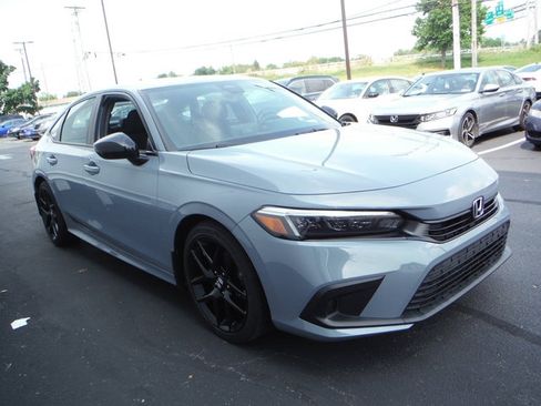 Used 2023 Honda Civic Sport image 4