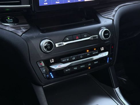Used 2020 Ford Explorer Limited RWD image 49