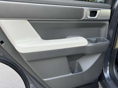 Used 2025 Hyundai Santa Fe SEL FWD image 15