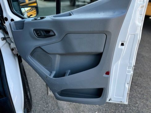 Used 2018 Ford Transit 250 130 Low Roof RWD image 44