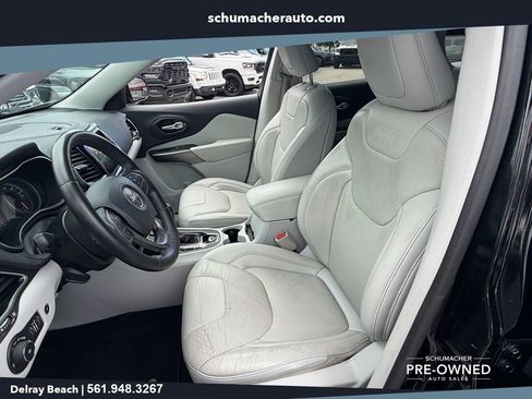 Used 2019 Jeep Cherokee Limited FWD image 10