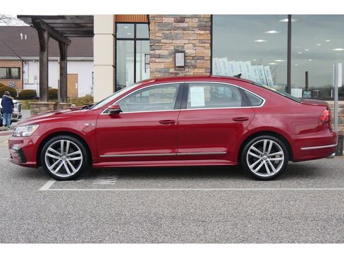 Used 2017 Volkswagen Passat 1.8T R-Line image 7