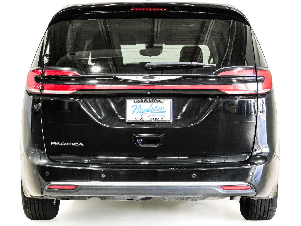 Used 2024 Chrysler Pacifica Touring-L FWD image 7