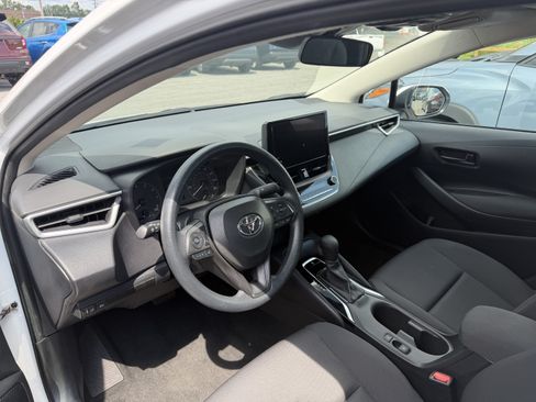 Used 2024 Toyota Corolla LE FWD image 8