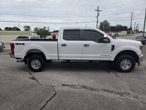 Used 2019 Ford F250 XL w/ Power Equipment Group AWD/4WD image 2
