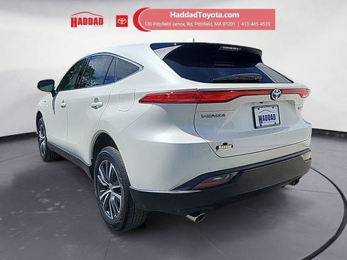 Used 2021 Toyota Venza LE AWD/4WD image 3