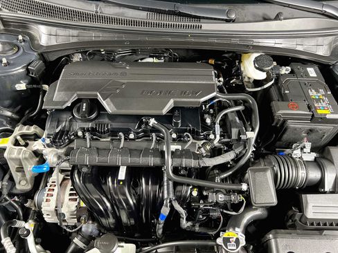 Certified 2025 Hyundai Elantra Sport FWD image 29