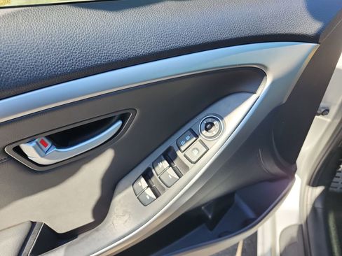 Used 2014 Hyundai Elantra GT w/ Option Group 03 image 15