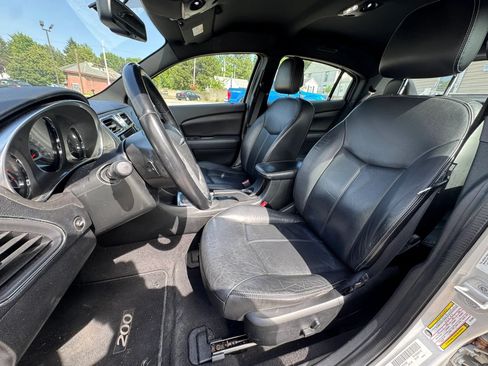 Used 2012 Chrysler 200 Limited FWD image 11