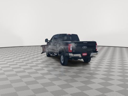 Used 2017 Ford F250 Lariat w/ Chrome Package image 40