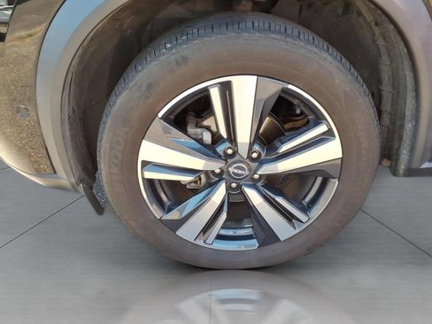 Used 2023 Nissan Rogue SL w/ SL Premium Package FWD image 9