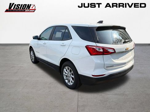 Used 2021 Chevrolet Equinox LS w/ LS Convenience Package AWD/4WD image 7