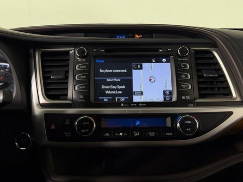 Used 2017 Toyota Highlander Limited AWD/4WD image 21
