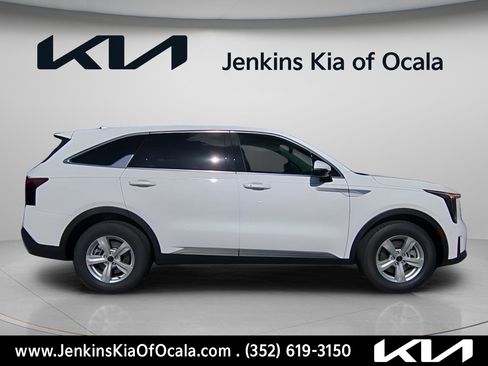New 2026 Kia Sorento LX FWD image 2