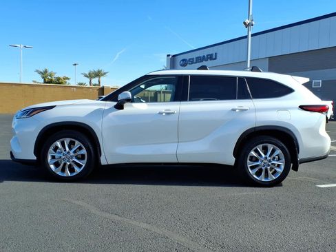 Used 2021 Toyota Highlander Limited image 4