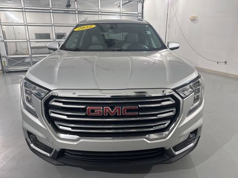 Used 2022 GMC Terrain SLT FWD image 2