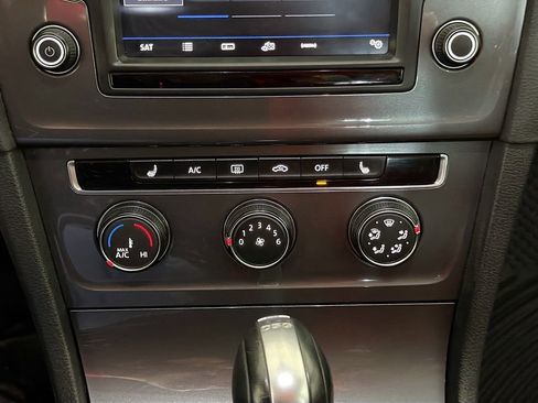 Used 2017 Volkswagen Golf Alltrack SE image 16