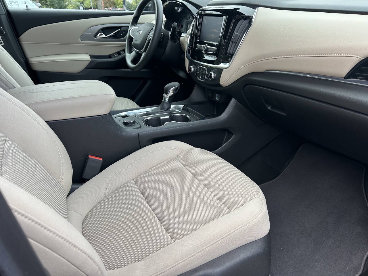 Used 2023 Chevrolet Traverse LS w/ Midnight/Sport Edition FWD image 31