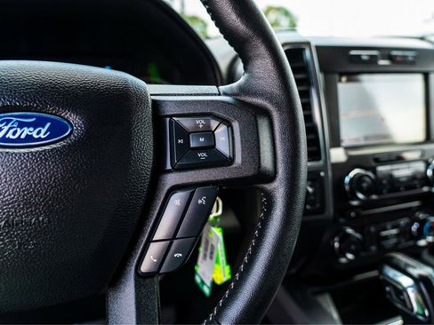 Used 2018 Ford F150 XLT w/ Equipment Group 302A Luxury AWD/4WD image 13