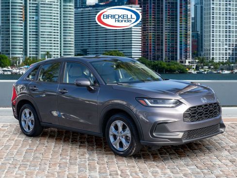 Used 2023 Honda HR-V LX image 3