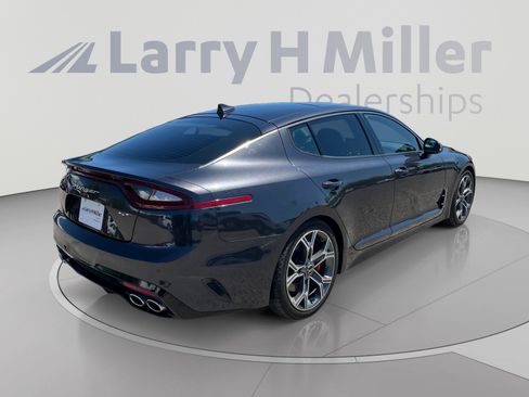 Used 2021 Kia Stinger GT2 RWD image 5