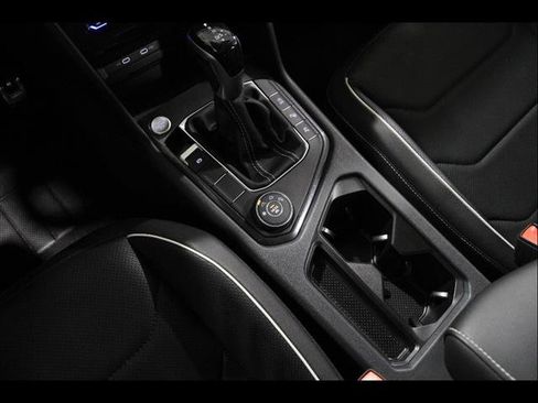 Used 2022 Volkswagen Tiguan SEL R-Line AWD/4WD image 15