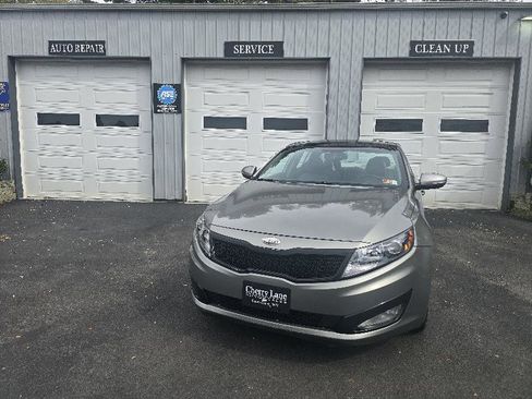 Used 2013 Kia Optima EX w/ Premium Pkg image 2