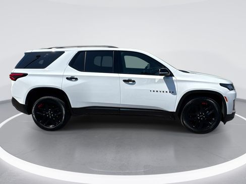 Used 2023 Chevrolet Traverse Premier w/ Redline Edition FWD image 9