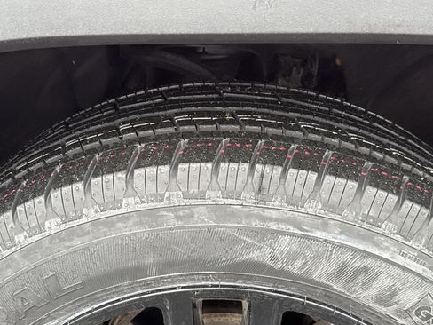 Used 2023 GMC Sierra 1500 Elevation image 11