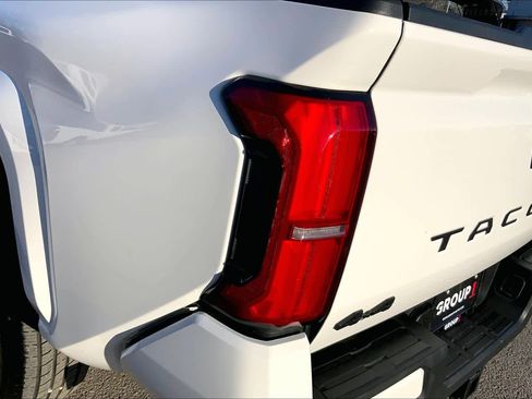 Used 2025 Toyota Tacoma SR5 image 28