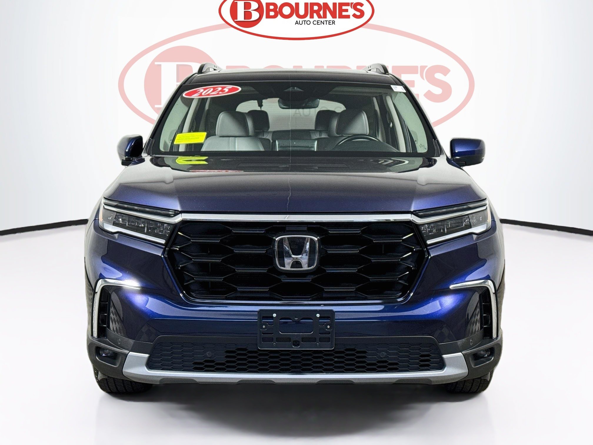 Used 2025 Honda Pilot Touring image 6