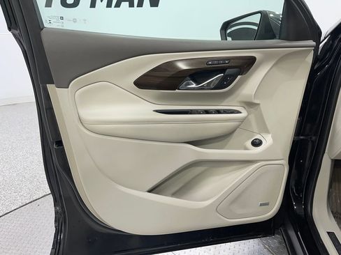 Used 2018 GMC Terrain Denali w/ Advanced Safety Package image 14