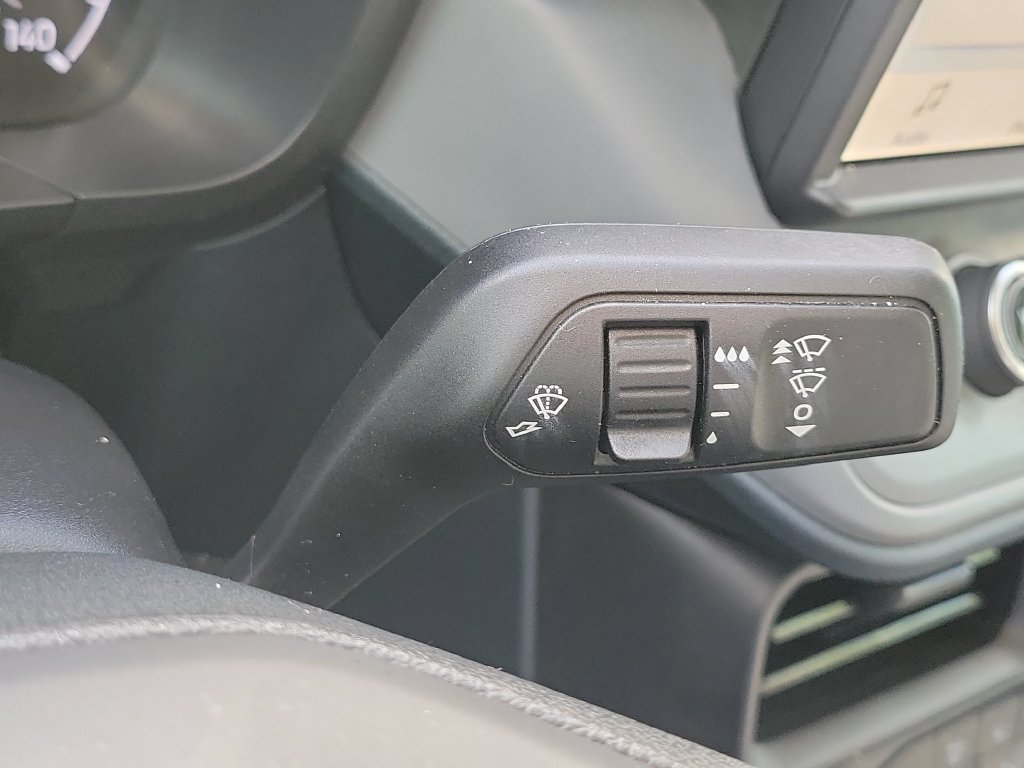Used 2022 Ford Maverick XL FWD image 12