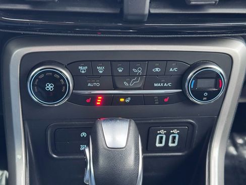 Used 2020 Ford EcoSport Titanium image 14