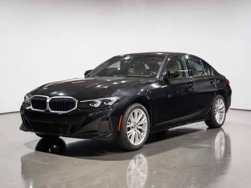 Used 2023 BMW 330i xDrive Sedan w/ Premium Package AWD/4WD image 17