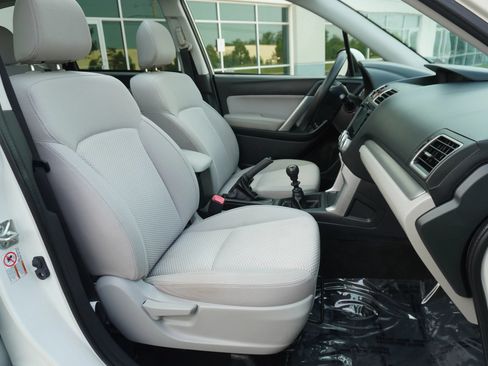 Used 2016 Subaru Forester 2.5i Premium AWD/4WD image 12