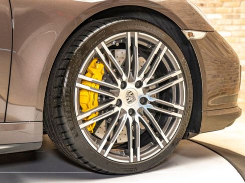 Used 2015 Porsche 911 4 Coupe image 14